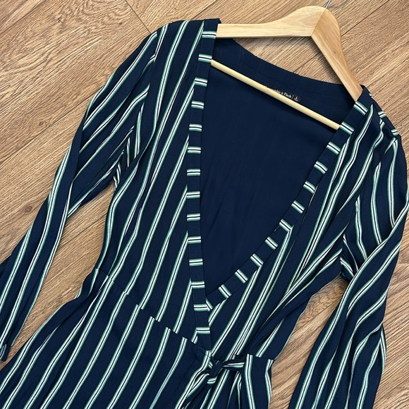 Abercrombie & Fitch long sleeve romper - Picture 2 of 3